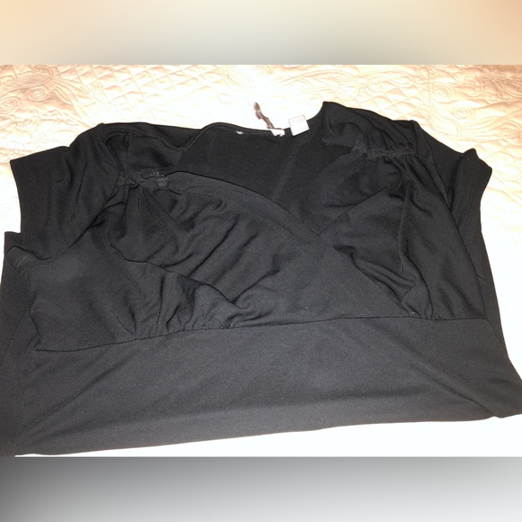 Black Investments size M cross cross front top figure flattering - Picture 11 of 11